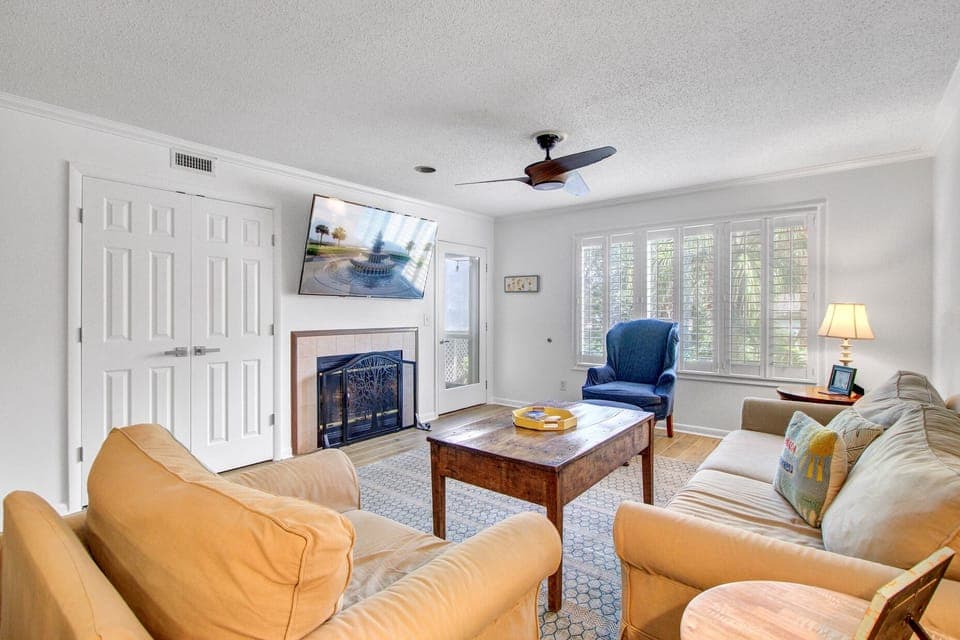 Dining room table