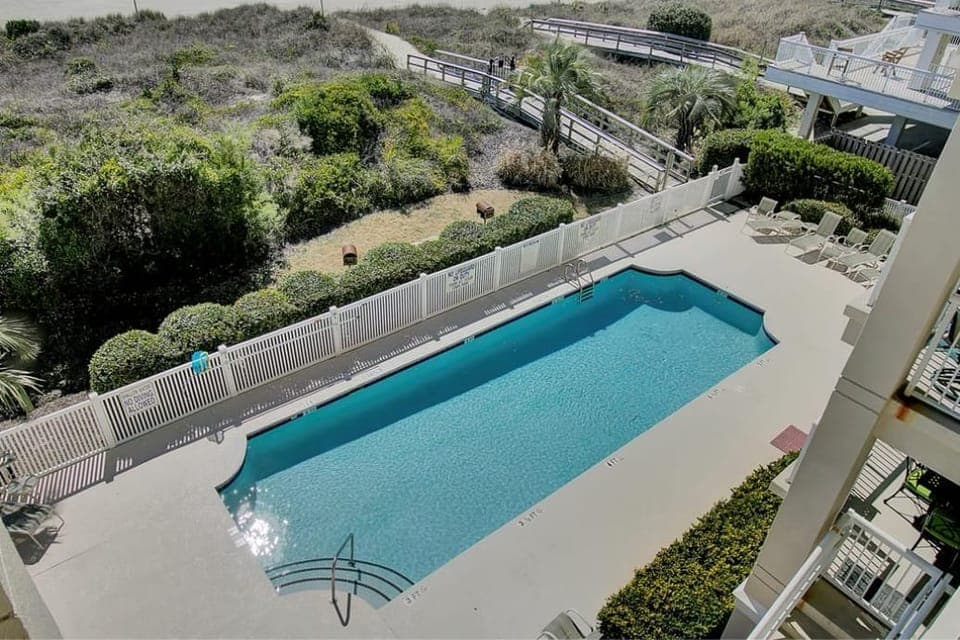 Community pool!