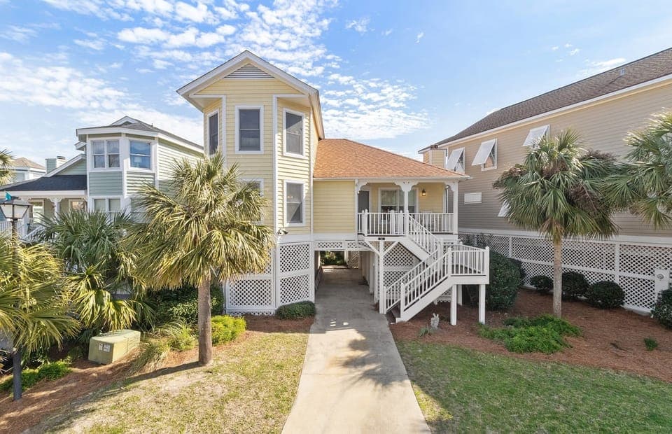 54 Pelican Bay, Welcome