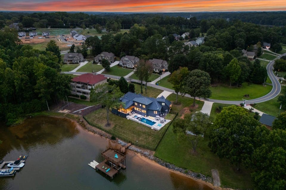 Beautiful lakefront property.