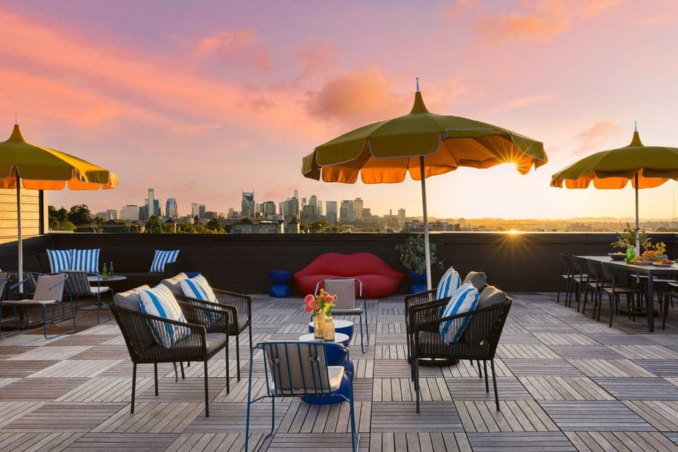 Sweeping views of the surroundings.