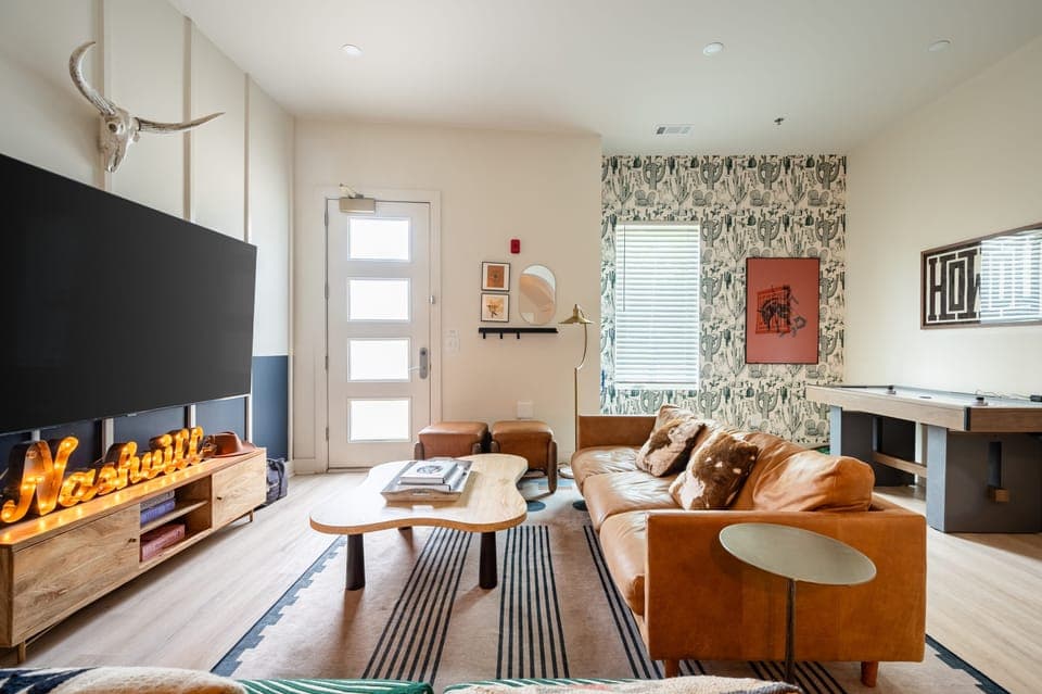 Outrider Buyout- 3 units by AvantStay | Sleeps 36 House in East Nashville