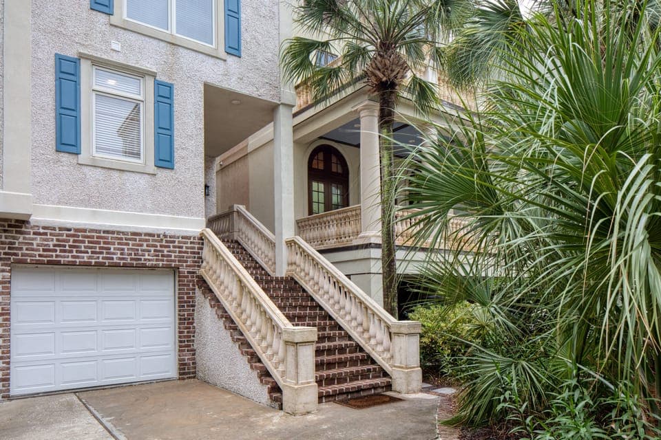 Stairs to the front door. (Beachwalk)