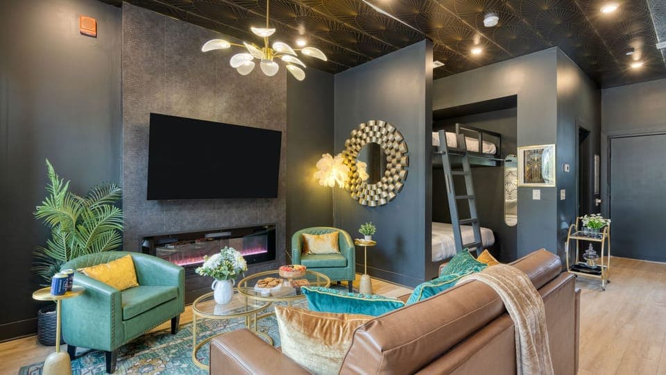 (Lischey Loft)