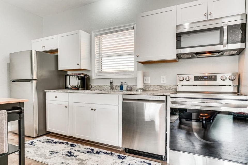 2 Mi to Village & Lake! Charming Helen Retreat House in Helen