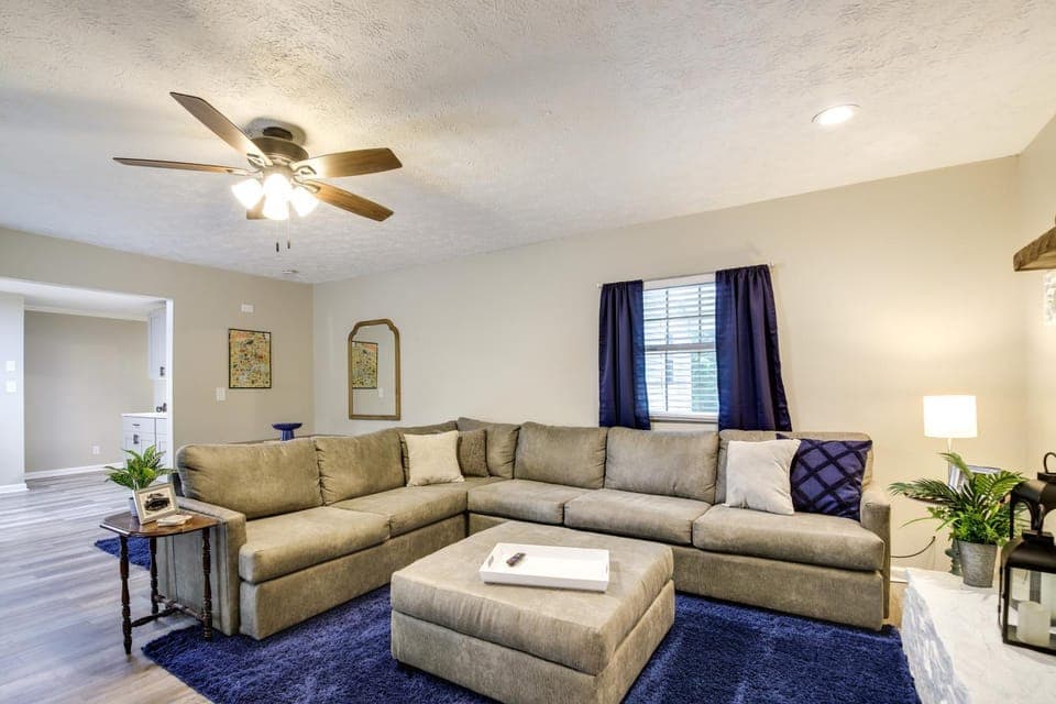 Bright Knoxville Vacation Rental w/ Large Backyard House in Knoxville