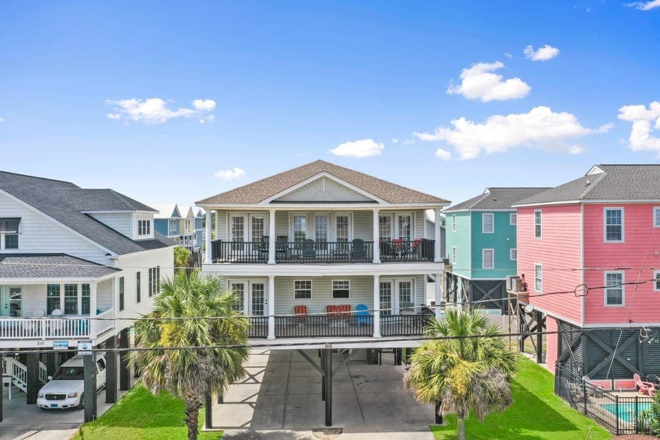 Awesome Views House in Garden City