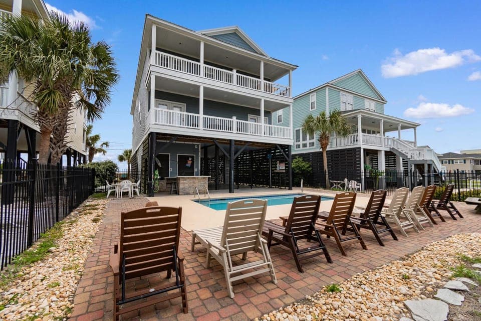 Pier Pressure House in Garden City