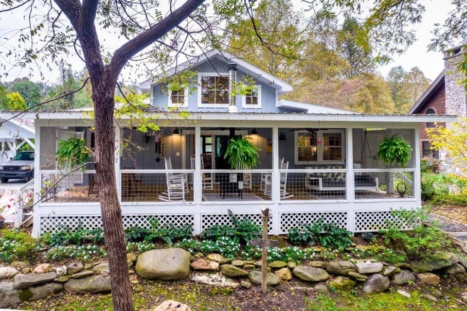 Property building, Garden, Balcony/Terrace, Garden view