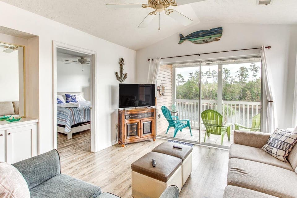 Myrtle Beach Waterfront Condo: 5 Mi to Boardwalk! House in Carolina Forest