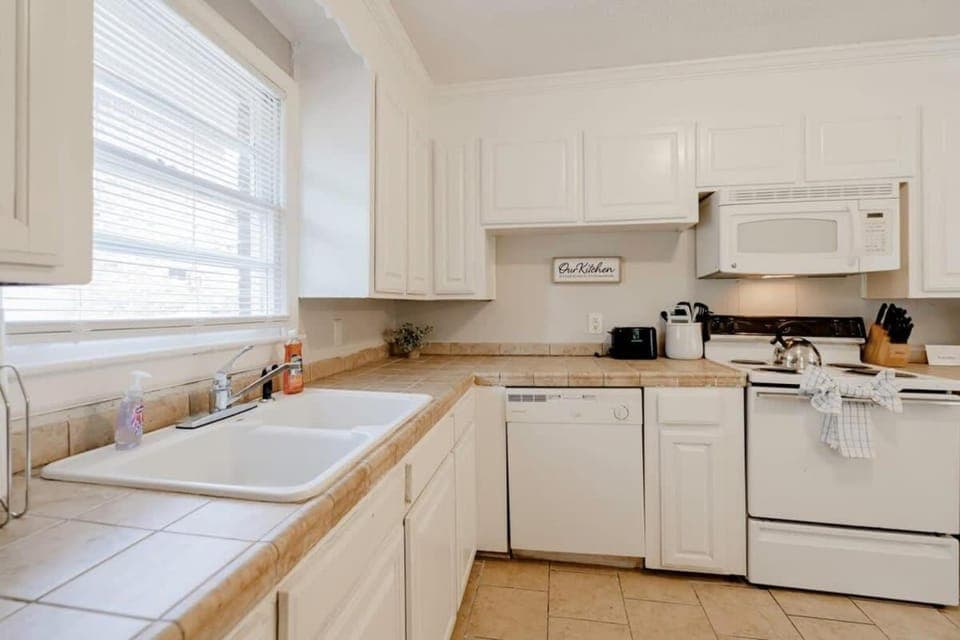 10 Min from Downtown Columbia - The Ronnie Runner House in Columbia