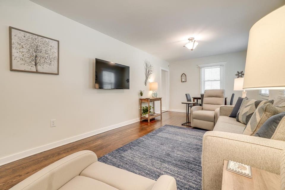 Quiet Old Hickory Home Rental w/ Deck House in Madison