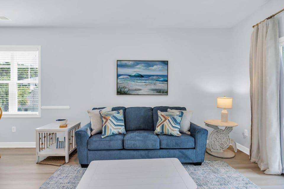 Lakefront Condo w Huge Waterfront Pool Hot Tub House in North Myrtle Beach