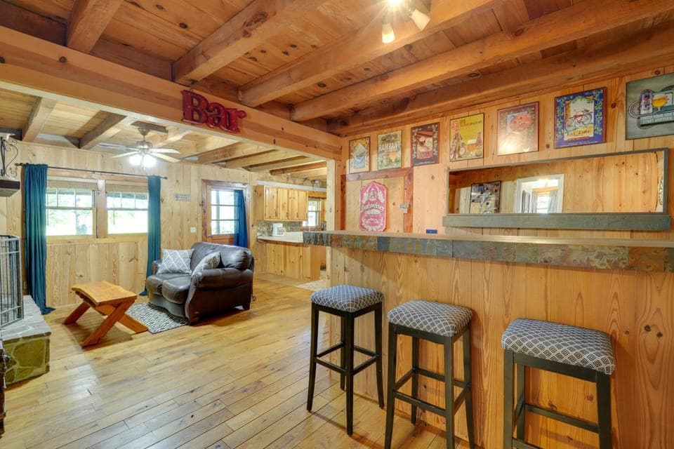 Relax By the Fire: Family Gem w/ Porch in Afton! House in Cherokee Reservoir
