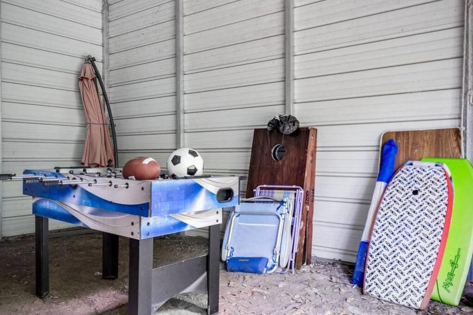 Cozy Home Across from Base, Close to Airport & Beaches House in North Charleston