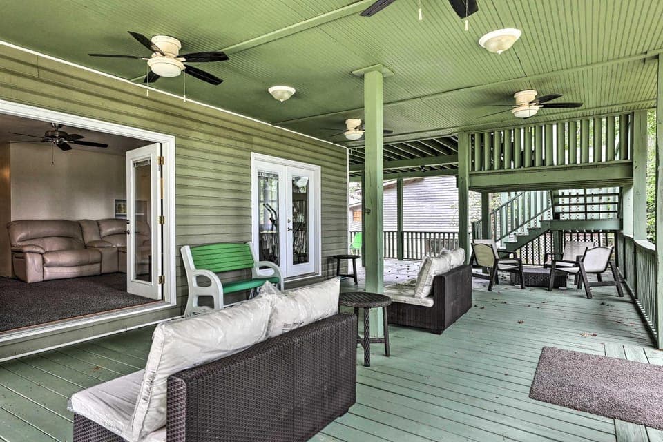 Spacious Family Home on Lake Marion w/ Boat Ramp! House in Lake Marion