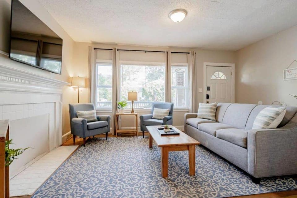 Mins to USC, Hospital, Zoo! Columbia Duet- 2 Units House in West Columbia