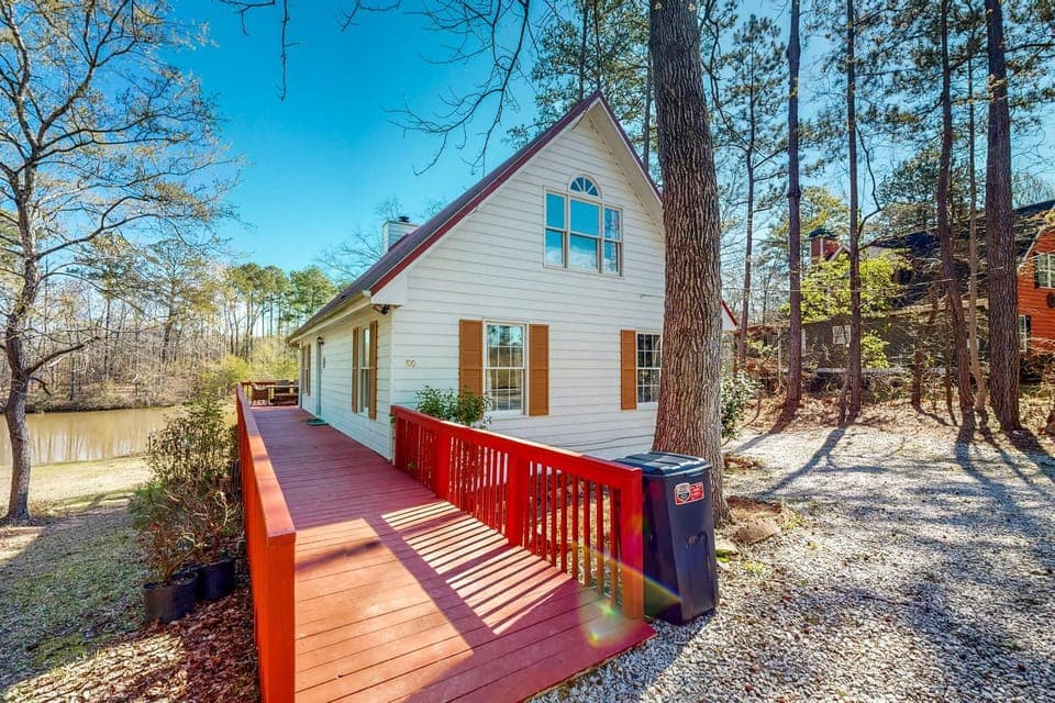 Lakefront Eatonton Haven w/ Dock: Bring Your Boat! House in Lake Sinclair