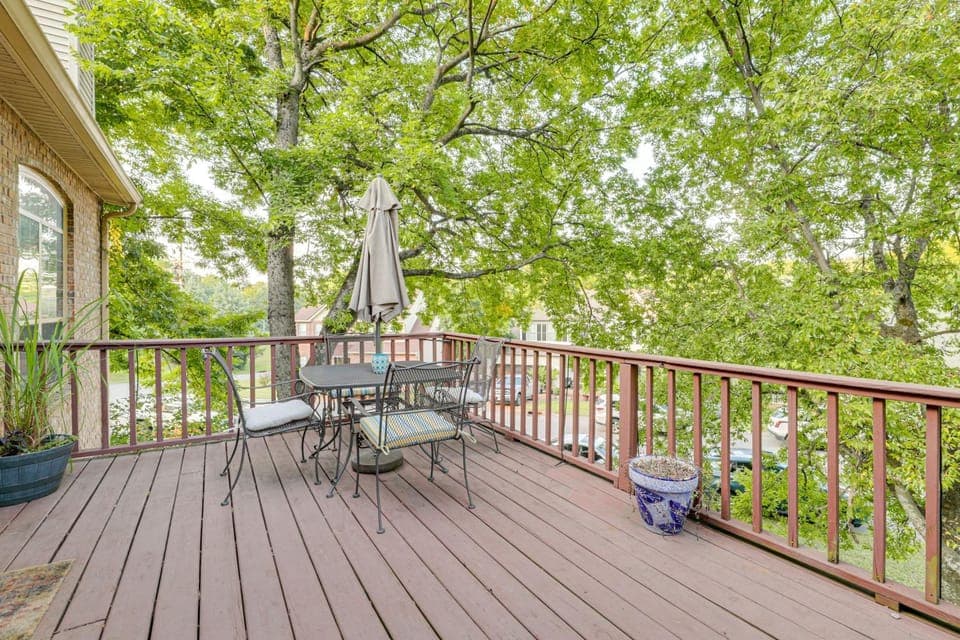 Family Home w/ Deck: 12 Mi to Downtown Nashville! House in Brentwood
