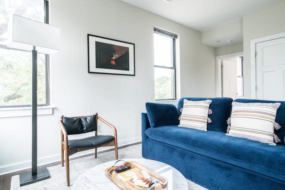 CozySuites Music Row Stunning 2BR in Nashville! 50 Apartment in Music Row