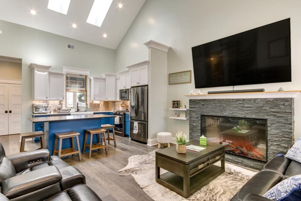 Greenwood Getaway w/ Furnished Patio & Lake View House in Lake Greenwood