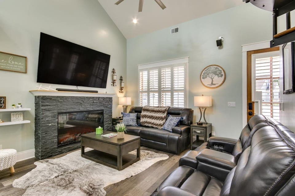 Greenwood Getaway w/ Furnished Patio & Lake View House in Lake Greenwood