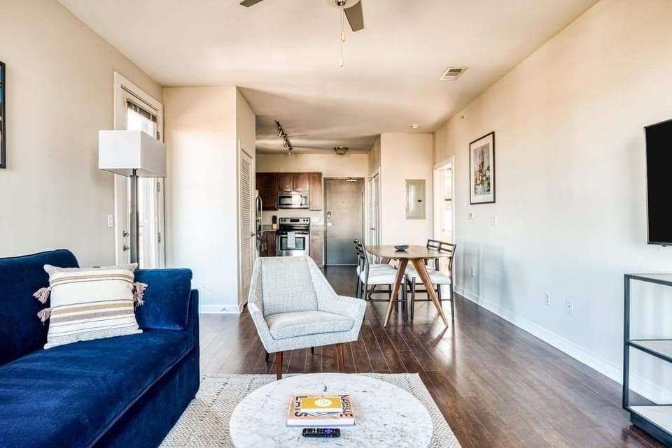 CozySuites Music Row Spacious 2BR in Nashville! 01 Apartment in Music Row