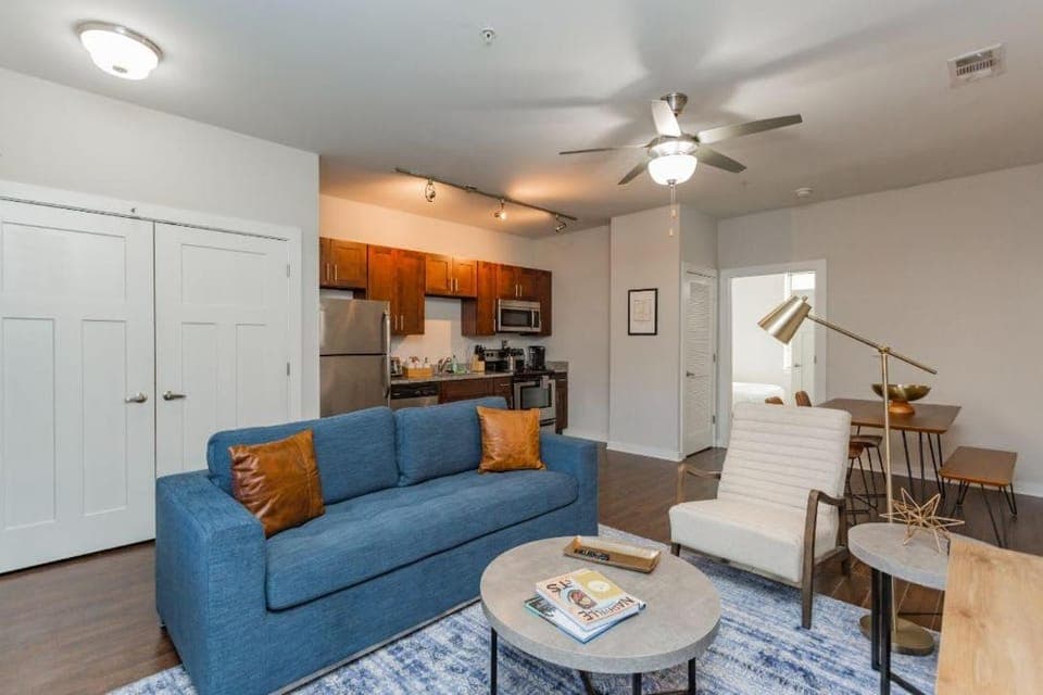 CozySuites Music Row Alluring 1BR Nashville! 58 Apartment in Music Row