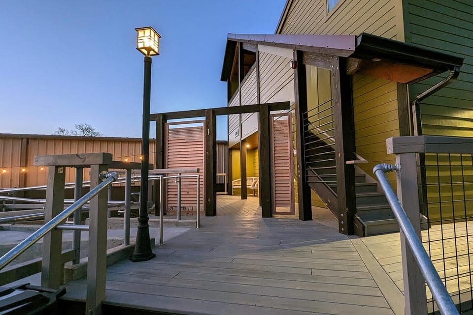 Property building, Patio, Facade/entrance, Day, View (from property/room), Balcony/Terrace, acessibility