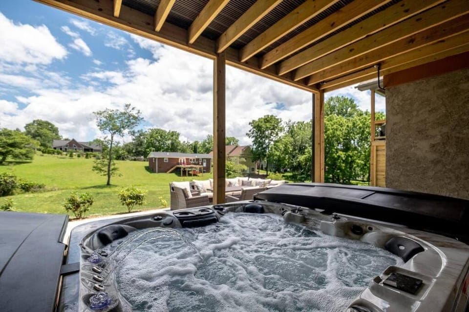 Day, Natural landscape, Hot Tub, Garden view