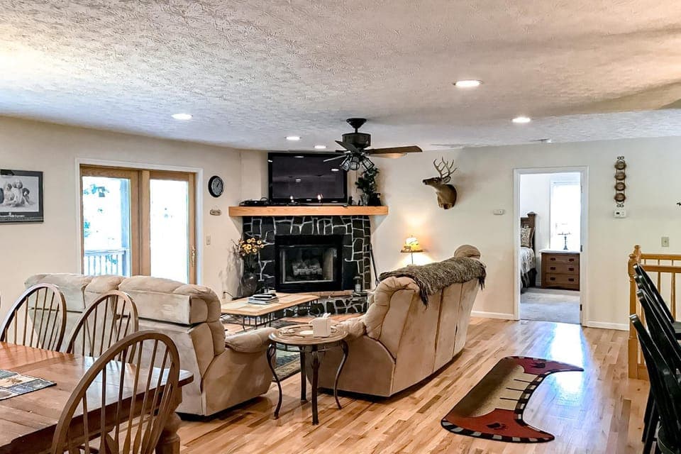 Rock Spring Retreat House in Sugar Mountain