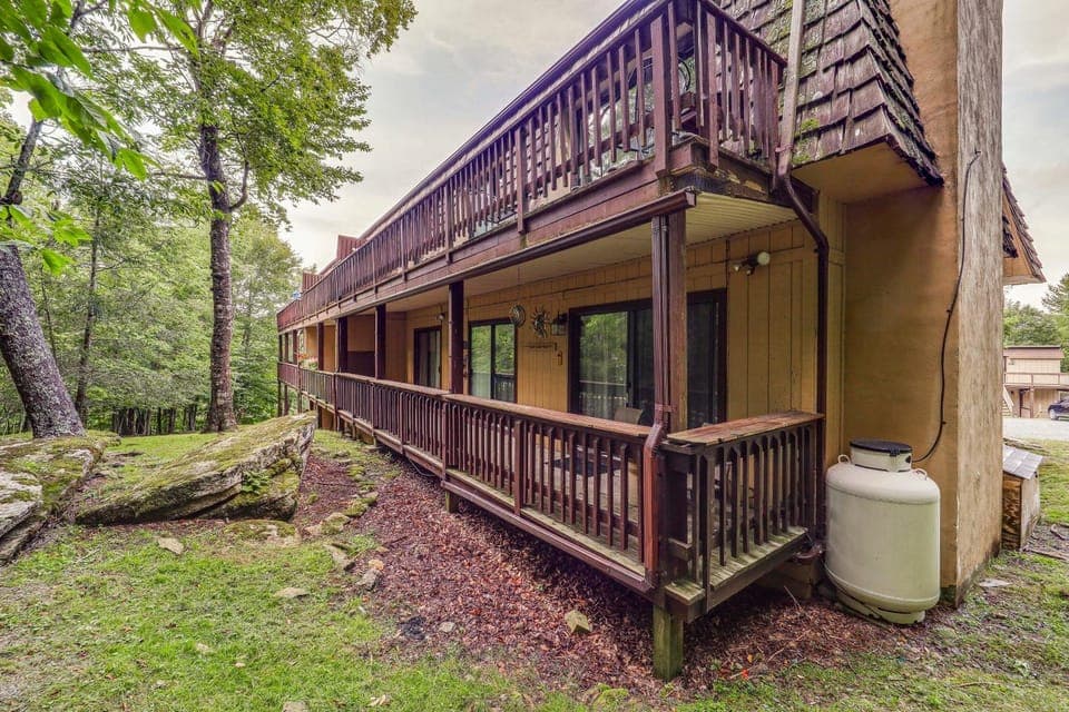 Ski, Hike & Explore! All-Season Condo in Beech Mtn House in Beech Mountain