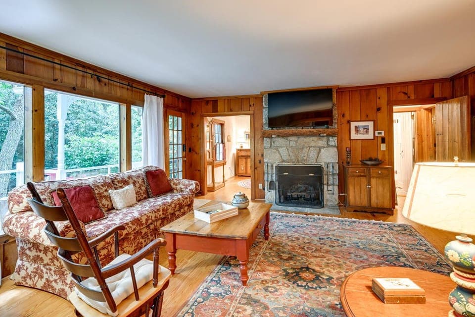 Highlands Vacation Rental - Walk to Mirror Lake! House in Highlands