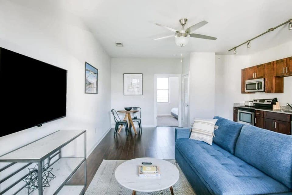 CozySuites Music Row Chic 1BR in Nashville! 12 Apartment in Music Row