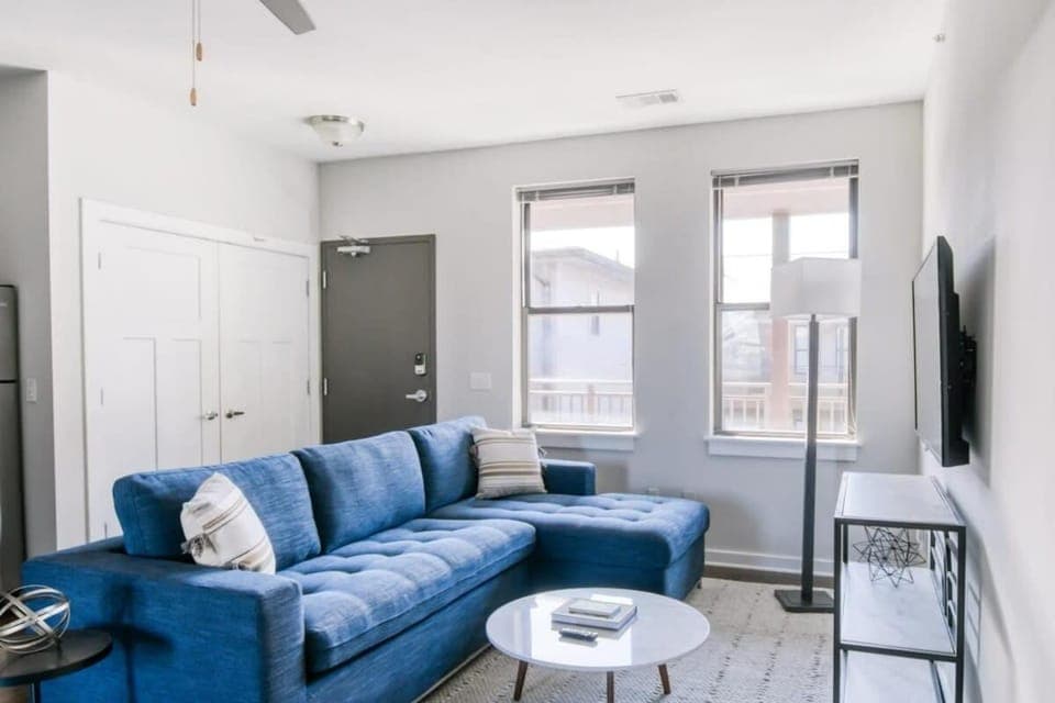 CozySuites Music Row Chic 1BR in Nashville! 57 Apartment in Music Row