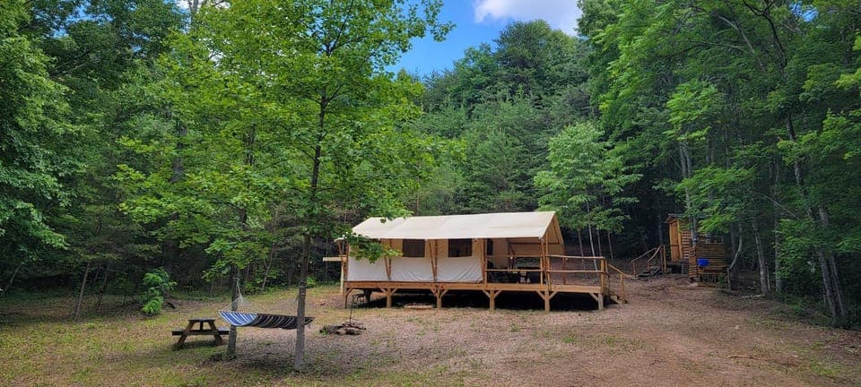 Charming enclave Luxury tent in the woods Tent 3 Bambi's playground Luxury tent in Caldwell