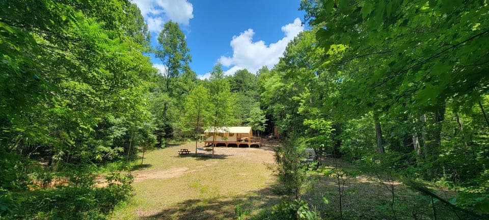 Charming enclave Luxury tent in the woods Tent 3 Bambi's playground Luxury tent in Caldwell