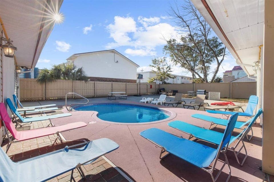 Patio, Pool view, Swimming pool, sunbed