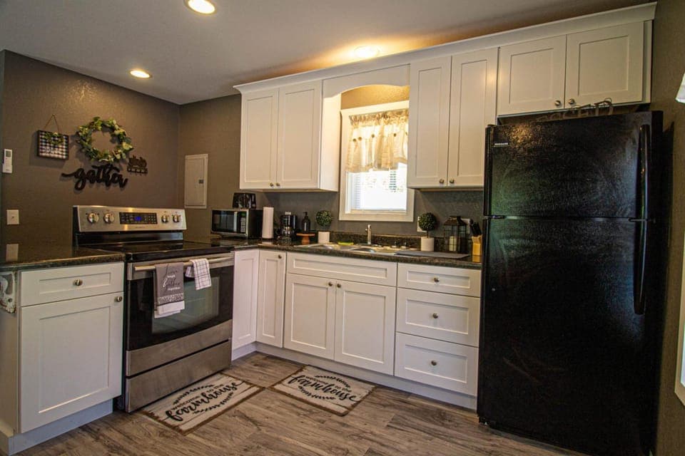 Kitchen or kitchenette