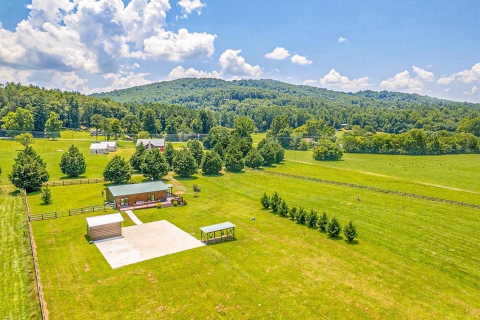 Lil Yellowstone House in Union County