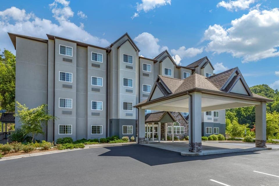 Property building, Facade/entrance