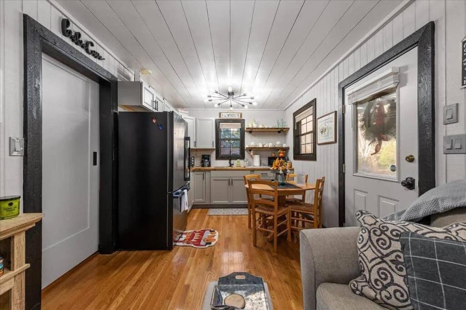 TNT II - Creek Front, Hot Tub, Fire Pit House in Union County