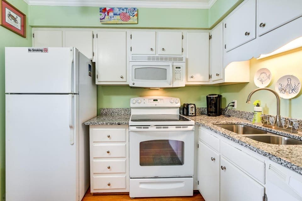 Coastal Murrells Inlet Condo with Balcony! House in Murrells Inlet