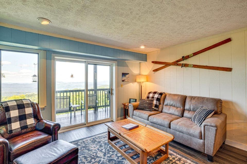 Hike, Ski & Fish! Sunset-View Condo in Beech Mtn House in Beech Mountain