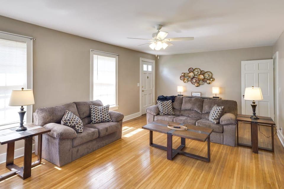 Charming Tullahoma Stay w/ Great Walkable Location House in Tennessee