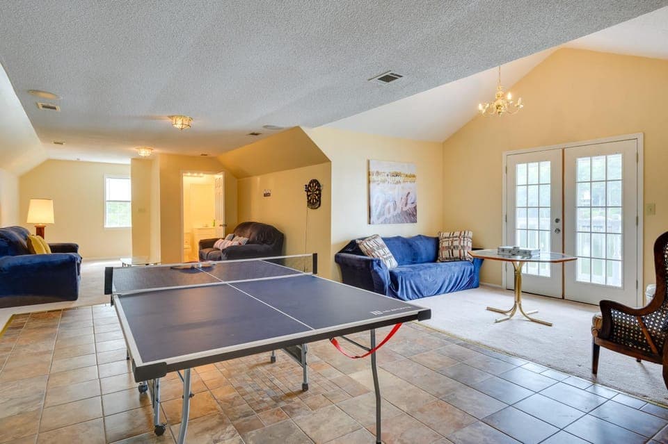 Waterfront Sparta Retreat w/ Dock, Deck & Grill House in Lake Sinclair