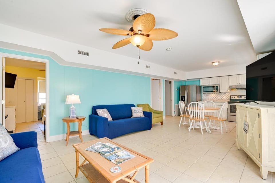 Pawleys Island Retreat - Golf Cart Included! House in Pawleys Island