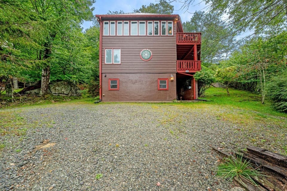 Ski In~Ski Out Beech Haven House in Beech Mountain