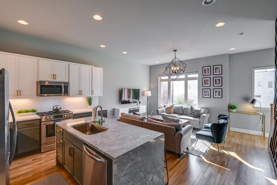 Nashville Townhome w/ Rooftop Balcony & Game Room! House in Nashville