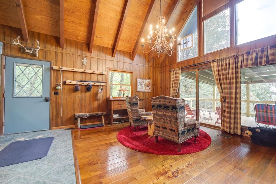 Robbinsville Vacation Rental w/ Covered Balcony House in Cheoah